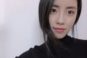 章乐韵慵懒随性自拍照图片_4