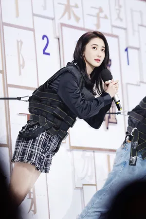 马泽涵快乐大本营甜美图片_2