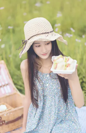 马泽涵清新甜美户外写真图片_3