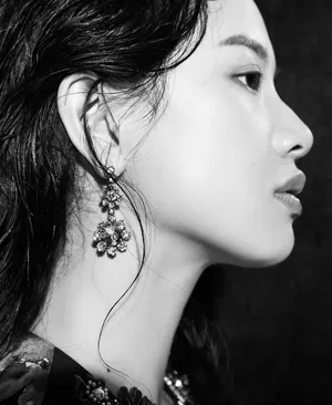 李梦杂志黑白时尚写真照片_3