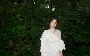 演员李梦雨中丛林写真图片_7