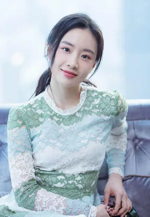 李梦蕾丝长裙性感活动照图片_3