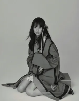 演员李梦时尚芭莎杂志写真图片_7