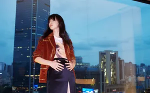 李梦铆钉夹克时尚性感写真图片_2