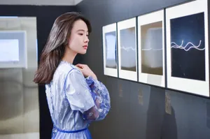 李梦电影展性感图片_2