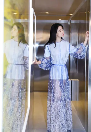 李梦电影展性感图片_7