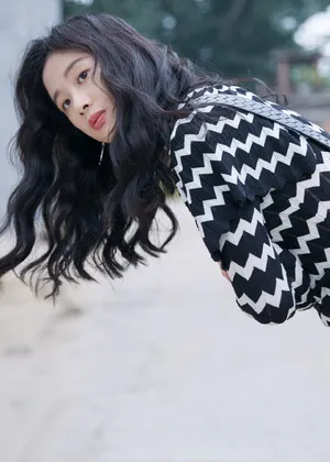 李梦优雅文艺写真图片_2