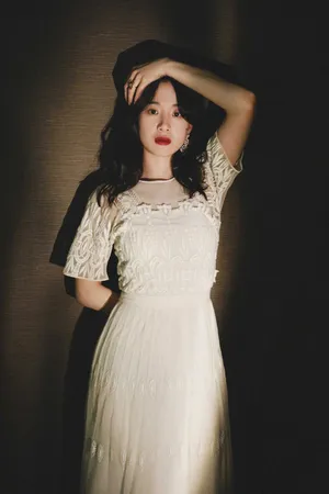 李梦刺绣薄纱长裙性感写真图片_2