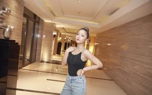 王菊丰满身材性感图片
