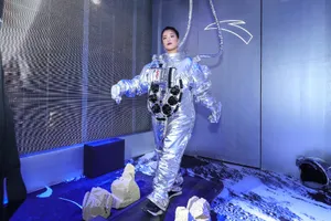 王菊安踏活动照图片_3