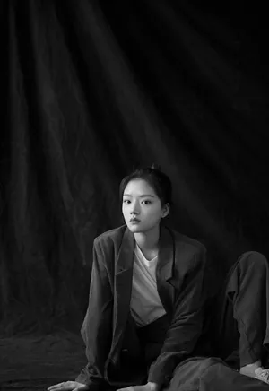 任敏黑白时尚写真大片