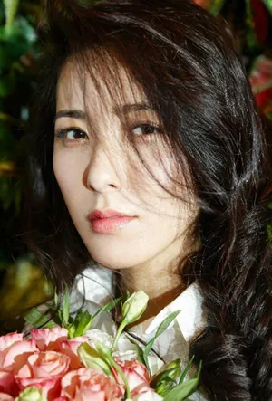 曾黎温婉优雅时尚杂志写真大片_3