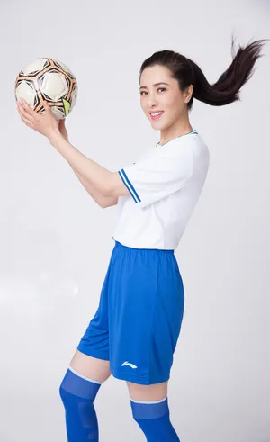 曾黎清爽运动风写真图片_3