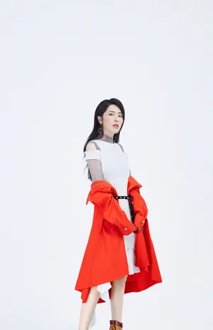 曾黎气质干练时尚杂志写真图片_8