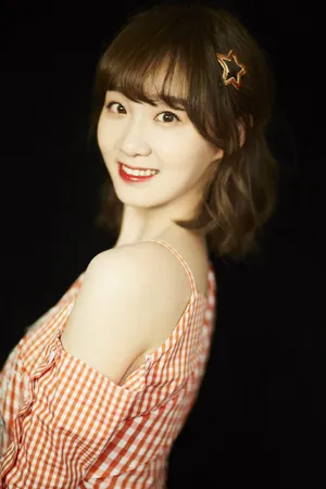 李子璇清新甜美写真图片_2