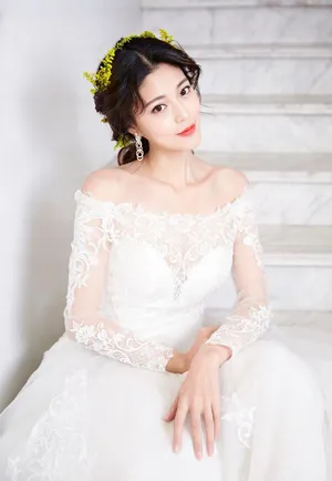 王妍之清新新娘妆性感写真