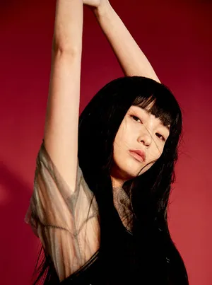 王妍之黑长直性感写真图片_4