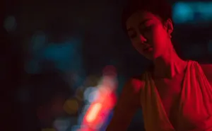 演员于子洋性感深v礼服写真_2
