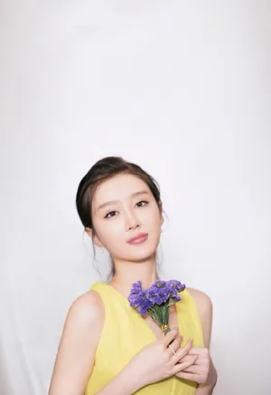 演员于子洋性感深v礼服写真_8
