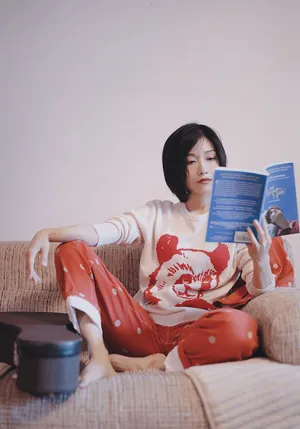 田沅性感甜美家居写真图片_2