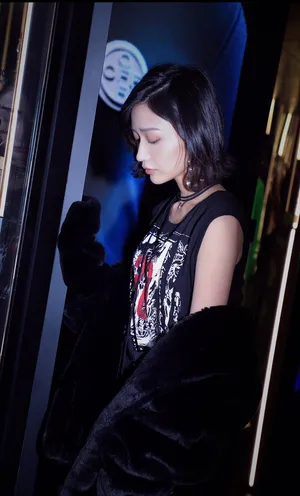田沅性感迷人时尚写真图片_2