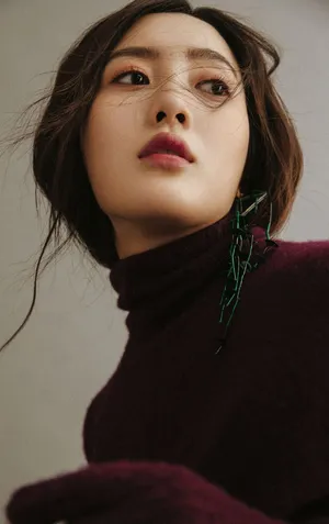 王梓薇优雅妩媚时尚写真大片_8