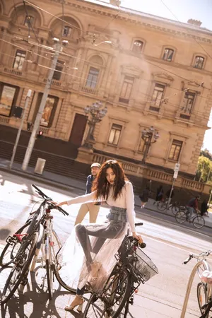 王梓薇清纯唯美户外写真图片_4