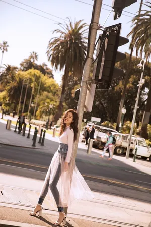 王梓薇清纯唯美户外写真图片_6