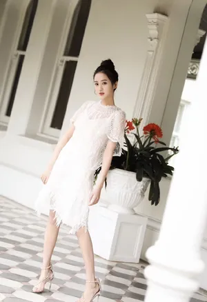 王梓薇甜美清新写真图片_2