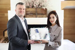 王梓薇品牌代言图片