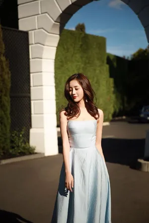 王梓薇优雅性感写真图片_2