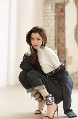 哈妮克孜率性写真图片