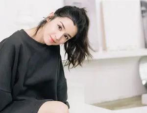 哈妮克孜清新甜美写真图片_4