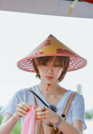 姜妍《野生厨房》甜美剧照图片_3