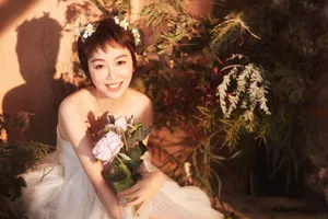 姜妍优雅唯美婚纱写真图片_8