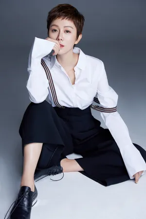 姜妍造型清爽甜美率性写真图片