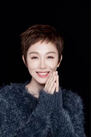 姜妍短发造型清爽写真高清图片_4