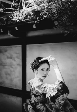 邱诗媛日本和服性感街拍图片第1张