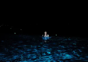 邱诗媛个性水中艺术照写真_8