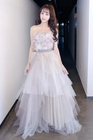 SNH48黄婷婷性感朦胧活动写真图片_2
