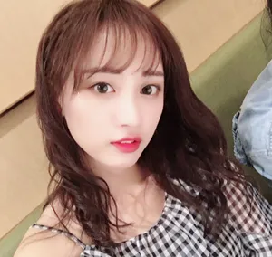SNH48黄婷婷格子裙清新甜美图片_3