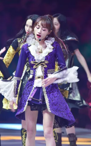 SNH48黄婷婷性感舞台照图片_5