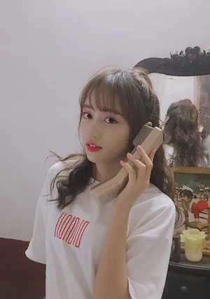 SNH48黄婷婷白色T恤清新图片_2