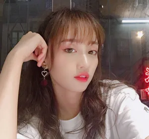 SNH48黄婷婷白色T恤清新图片_7