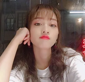 SNH48黄婷婷白色T恤清新图片_8
