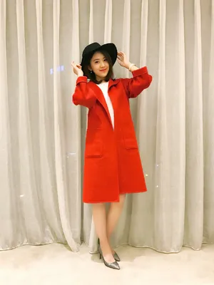中央电视台主持人黄婷婷图片