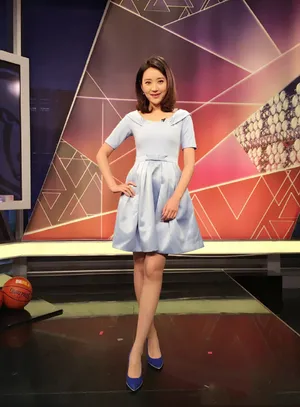 中央电视台主持人黄婷婷图片_2