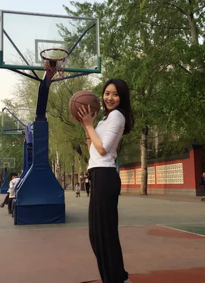 中央电视台主持人黄婷婷图片_11
