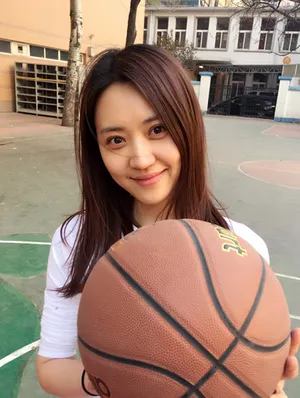 中央电视台主持人黄婷婷图片_12