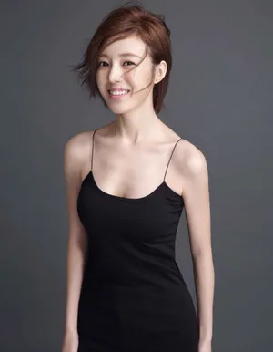 何美璇吊带睡衣诱惑性感写真_2